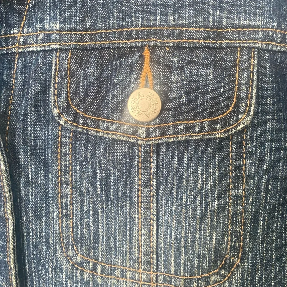 Zena Jeans Jean Jacket size Medium - Picture 4 of 8
